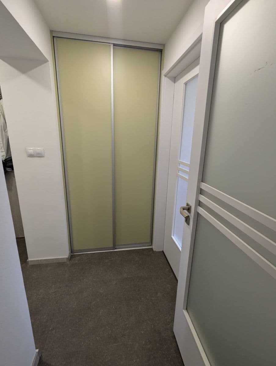 Pronájem bytu 3+1 63 m², Klecany, Středočeský kraj Pronájem bytu 3+1 63 m², Klecany, Středočeský kraj