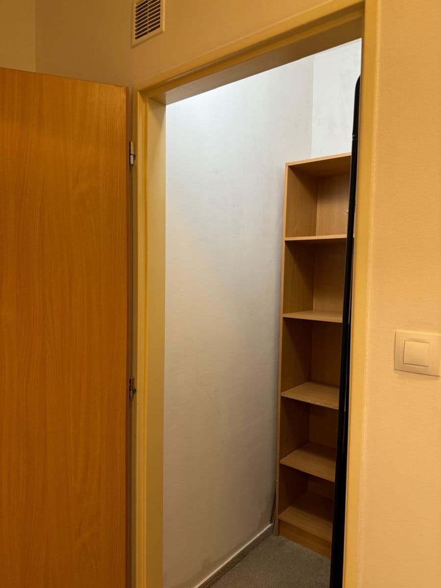 Pronájem bytu 2+kk 55 m², Pod Harfou, Praha, Praha Pronájem bytu 2+kk 55 m², Pod Harfou, Praha, Praha