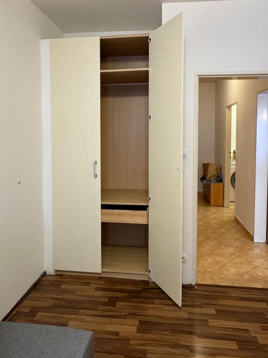 Pronájem bytu 2+kk 55 m², Pod Harfou, Praha, Praha Pronájem bytu 2+kk 55 m², Pod Harfou, Praha, Praha