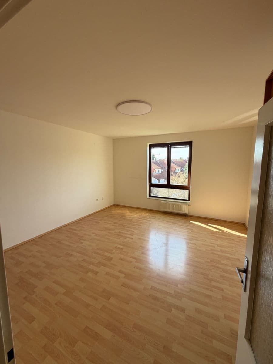 Pronájem bytu 1+kk 31 m², Zimní, Hostivice, Středočeský kraj Pronájem bytu 1+kk 31 m², Zimní, Hostivice, Středočeský kraj