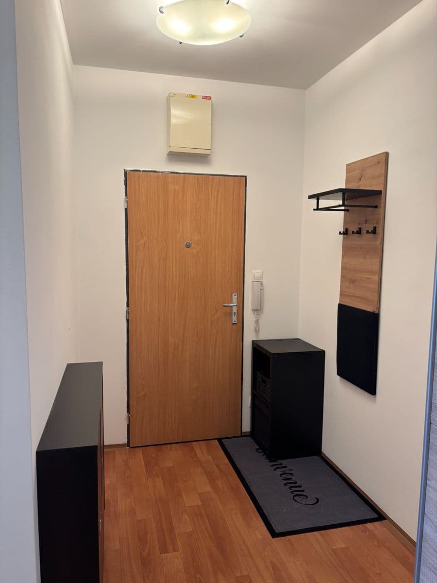 Pronájem bytu 1+kk 38 m², Podkovářská, Praha, Praha Pronájem bytu 1+kk 38 m², Podkovářská, Praha, Praha