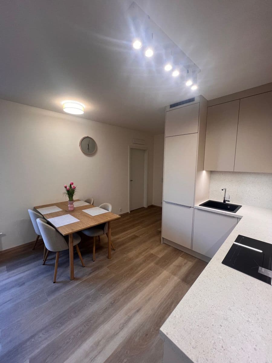 Pronájem bytu 2+kk 50 m², Hodkovická, Praha, Praha Pronájem bytu 2+kk 50 m², Hodkovická, Praha, Praha