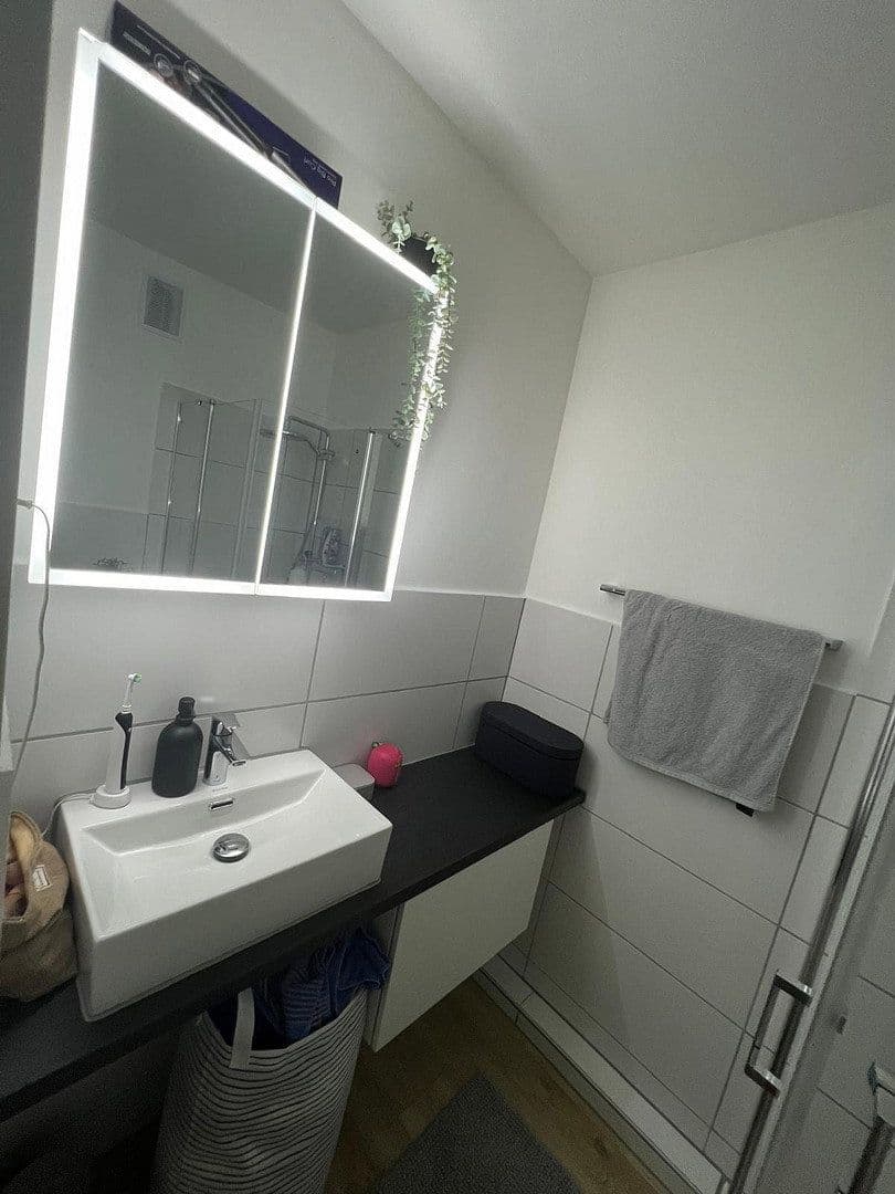 Pronájem bytu 1+1 26 m², Meerbusch, Severní Porýní-Vestfálsko Pronájem bytu 1+1 26 m², Meerbusch, Severní Porýní-Vestfálsko