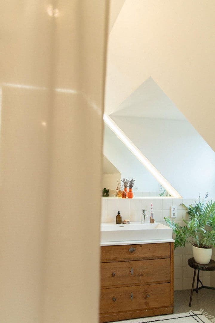 Prodej bytu 4+1 80 m², Köln, Severní Porýní-Vestfálsko Prodej bytu 4+1 80 m², Köln, Severní Porýní-Vestfálsko