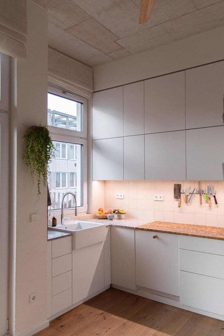 Prodej bytu 4+1 80 m², Köln, Severní Porýní-Vestfálsko Prodej bytu 4+1 80 m², Köln, Severní Porýní-Vestfálsko