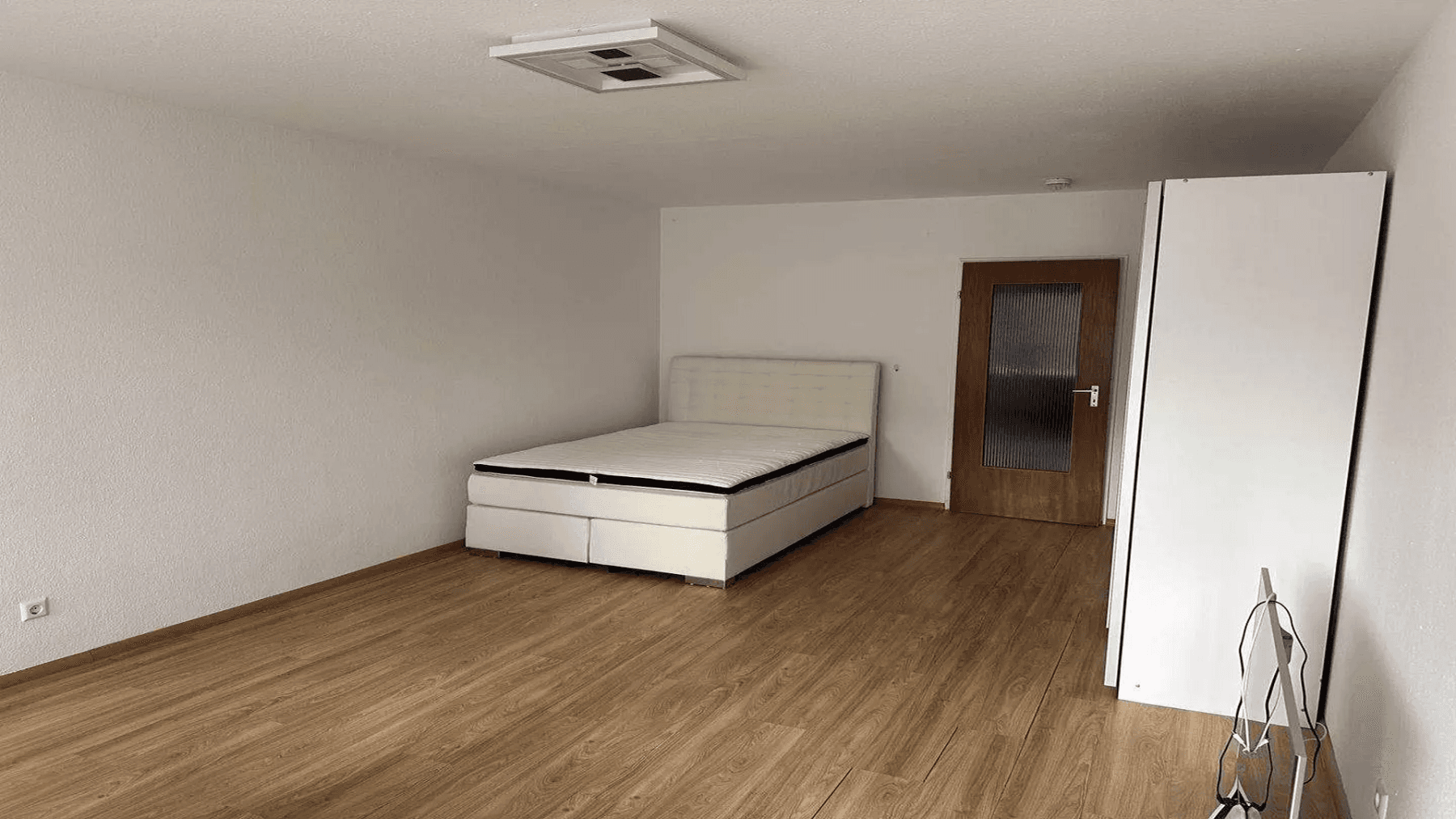 Pronájem bytu 1+1 34 m², Heidelberg, Bádensko-Württembersko Pronájem bytu 1+1 34 m², Heidelberg, Bádensko-Württembersko