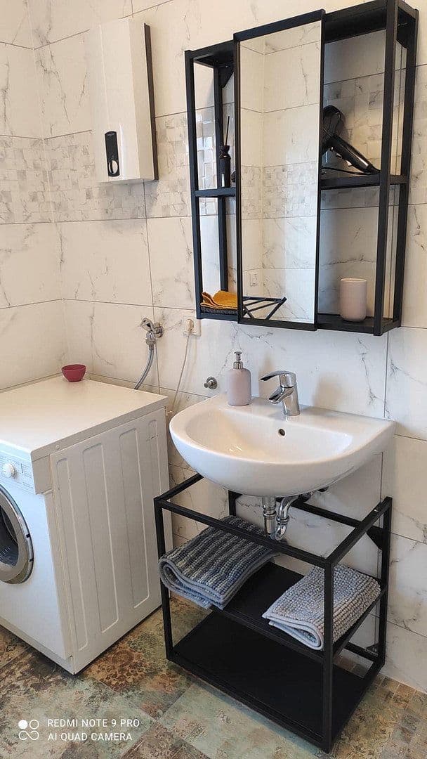 Pronájem bytu 1+1 40 m², Adolph-Kolping-Str. 32, Köln, Severní Porýní-Vestfálsko Pronájem bytu 1+1 40 m², Adolph-Kolping-Str. 32, Köln, Severní Porýní-Vestfálsko