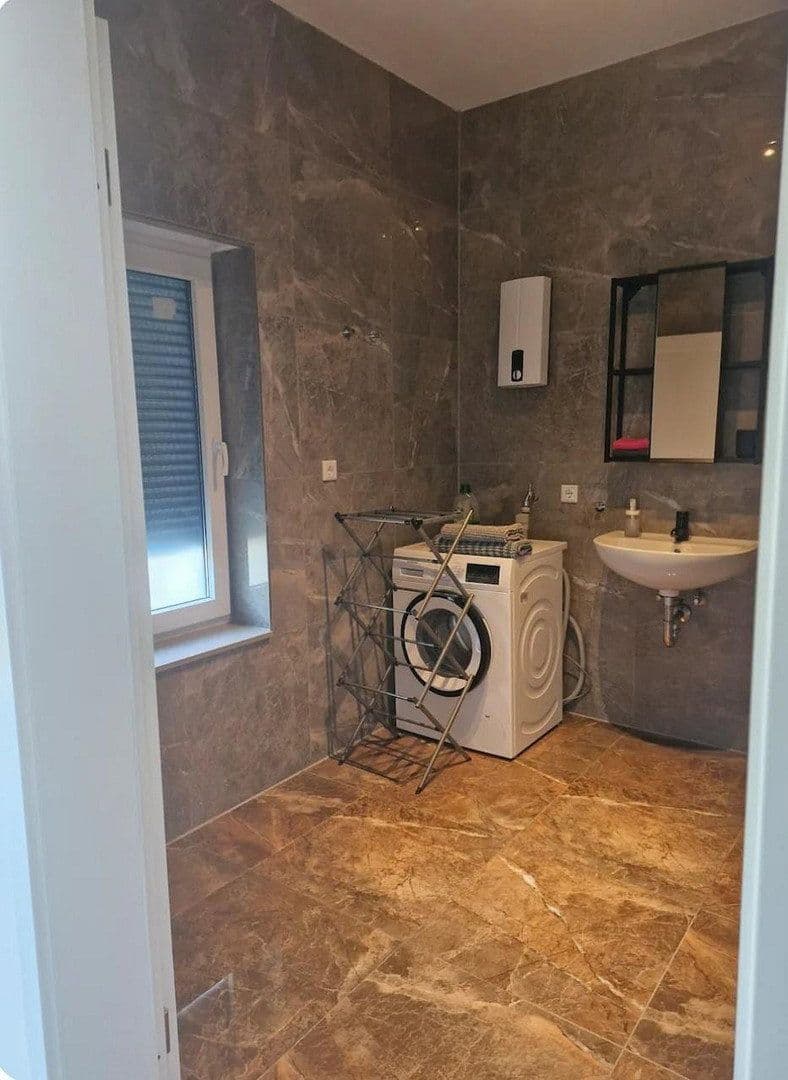 Pronájem bytu 1+1 40 m², Adolph-Kolping-Str. 32, Köln, Severní Porýní-Vestfálsko Pronájem bytu 1+1 40 m², Adolph-Kolping-Str. 32, Köln, Severní Porýní-Vestfálsko