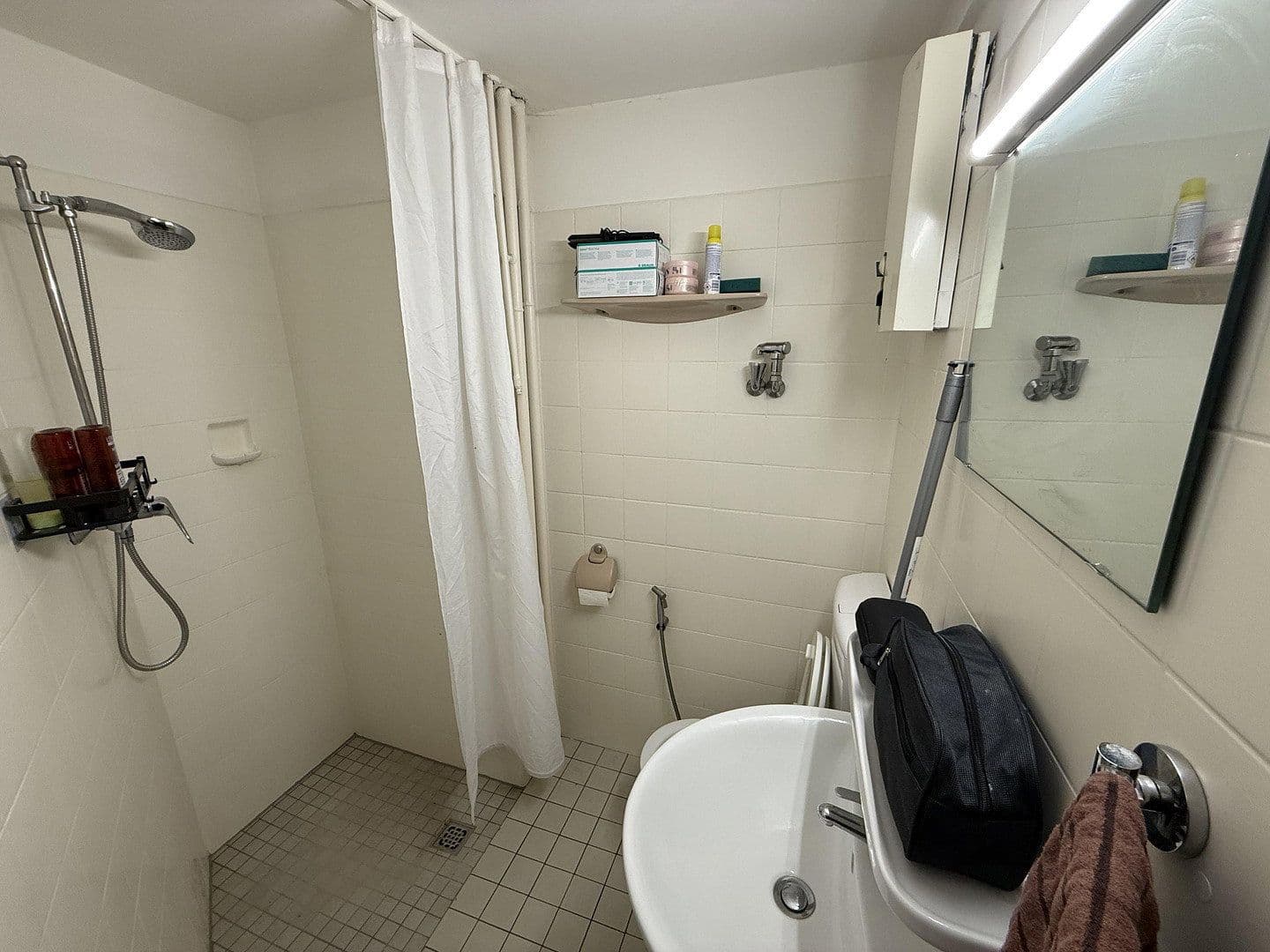 Pronájem bytu 1+1 30 m², Wattenscheider Straße 2, Düsseldorf, Severní Porýní-Vestfálsko Pronájem bytu 1+1 30 m², Wattenscheider Straße 2, Düsseldorf, Severní Porýní-Vestfálsko