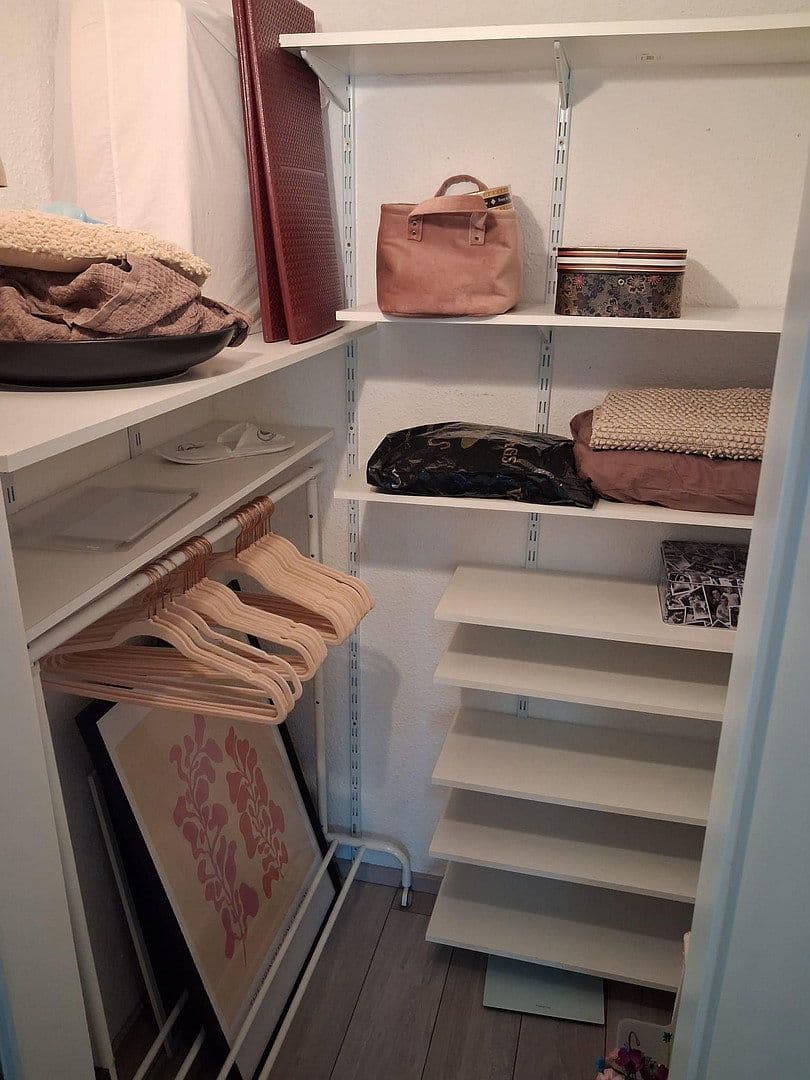 Pronájem bytu 2+1 50 m², Dillenburger Straße 38–40, Köln, Severní Porýní-Vestfálsko Pronájem bytu 2+1 50 m², Dillenburger Straße 38–40, Köln, Severní Porýní-Vestfálsko