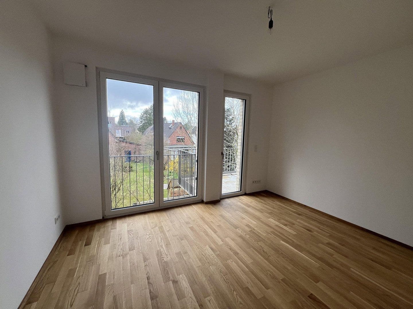 Pronájem bytu 6+1 142 m², Sülldorfer Landstraße 8a, Hamburg, Hamburg Pronájem bytu 6+1 142 m², Sülldorfer Landstraße 8a, Hamburg, Hamburg