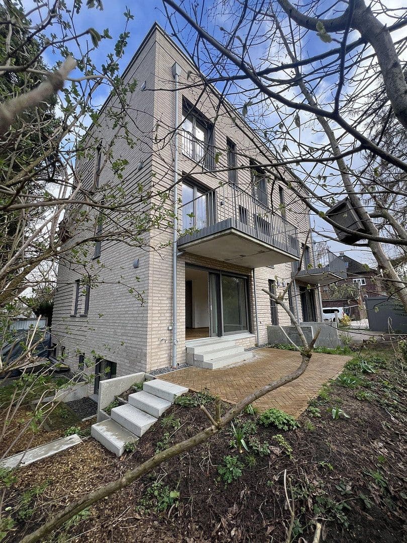 Pronájem bytu 6+1 142 m², Sülldorfer Landstraße 8a, Hamburg, Hamburg Pronájem bytu 6+1 142 m², Sülldorfer Landstraße 8a, Hamburg, Hamburg