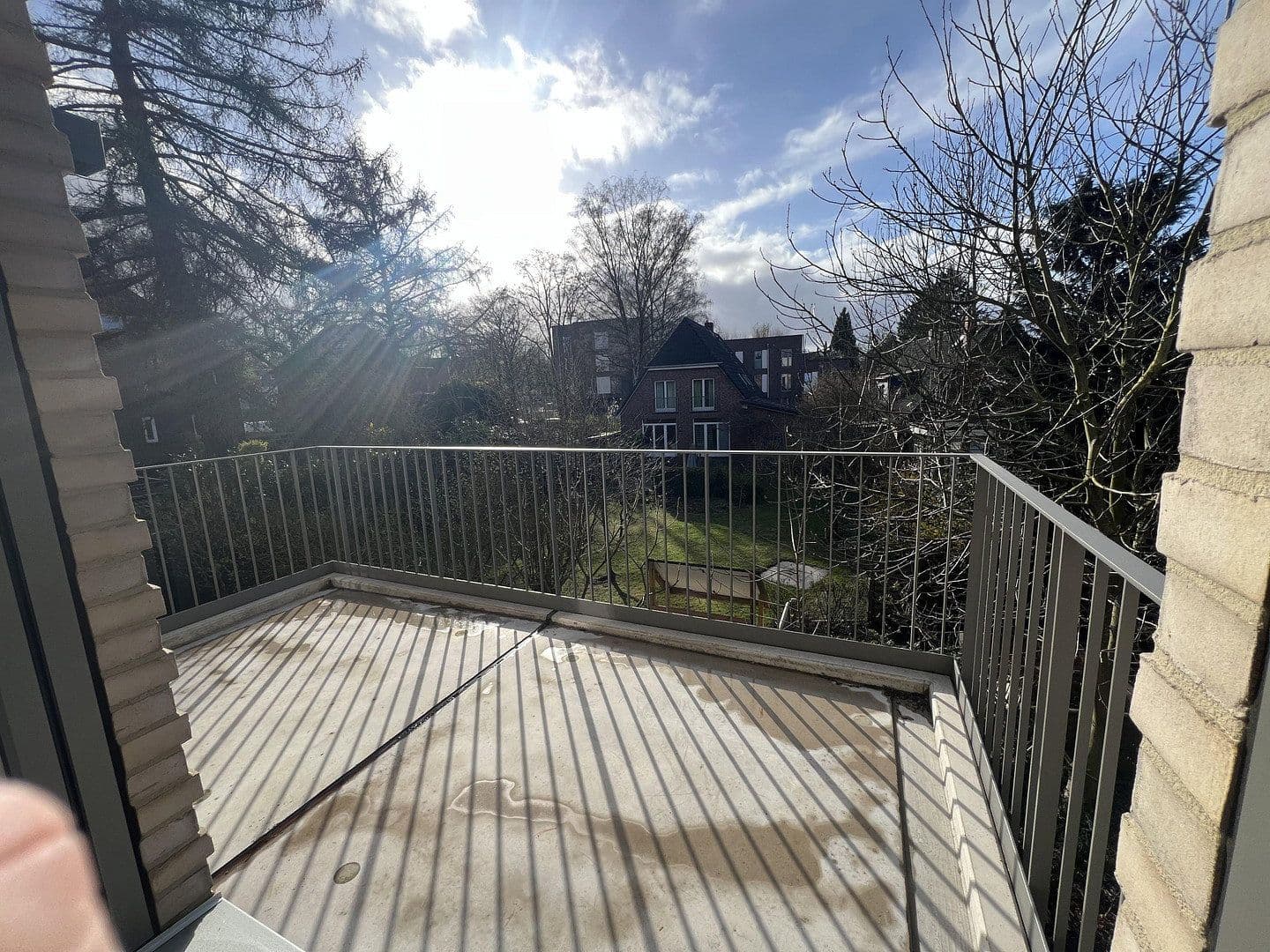 Pronájem bytu 6+1 142 m², Sülldorfer Landstraße 8a, Hamburg, Hamburg Pronájem bytu 6+1 142 m², Sülldorfer Landstraße 8a, Hamburg, Hamburg