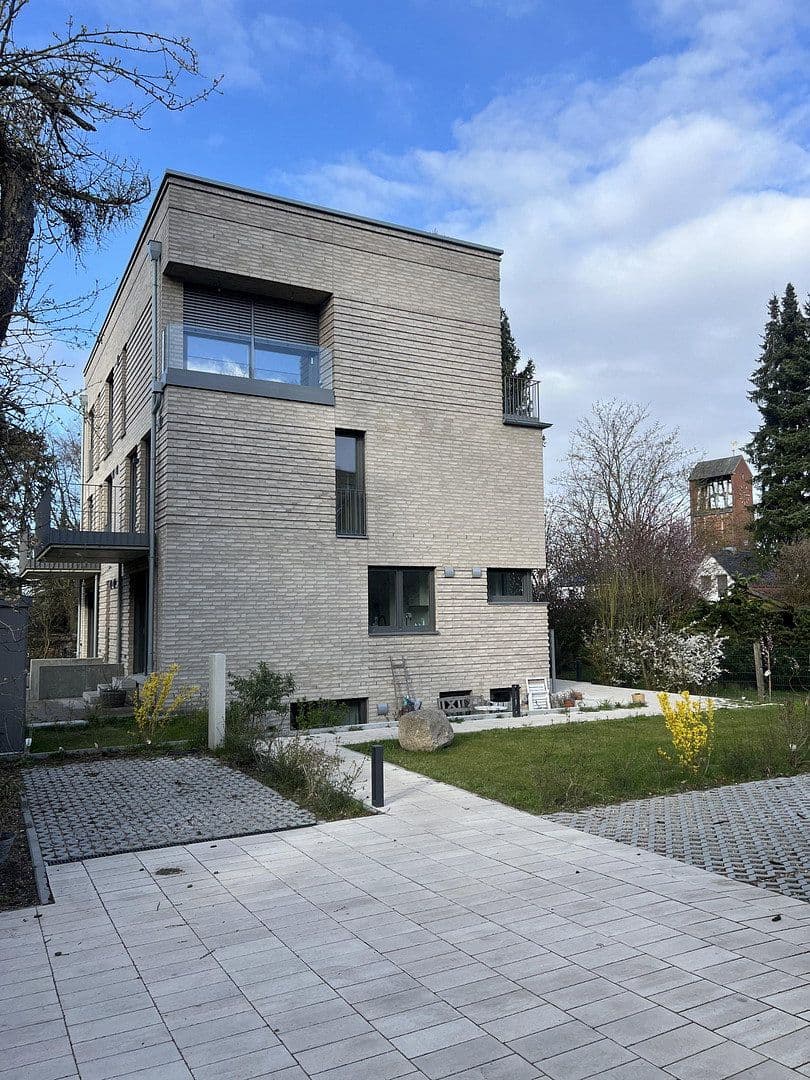 Pronájem bytu 6+1 142 m², Sülldorfer Landstraße 8a, Hamburg, Hamburg Pronájem bytu 6+1 142 m², Sülldorfer Landstraße 8a, Hamburg, Hamburg