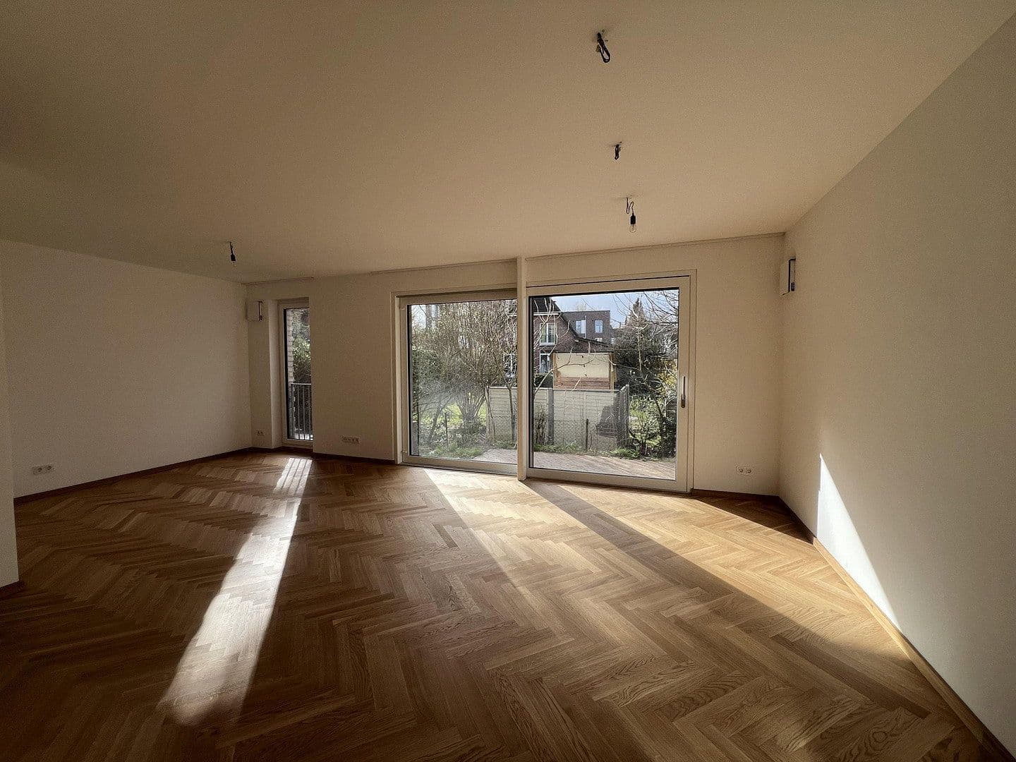 Pronájem bytu 6+1 142 m², Sülldorfer Landstraße 8a, Hamburg, Hamburg Pronájem bytu 6+1 142 m², Sülldorfer Landstraße 8a, Hamburg, Hamburg