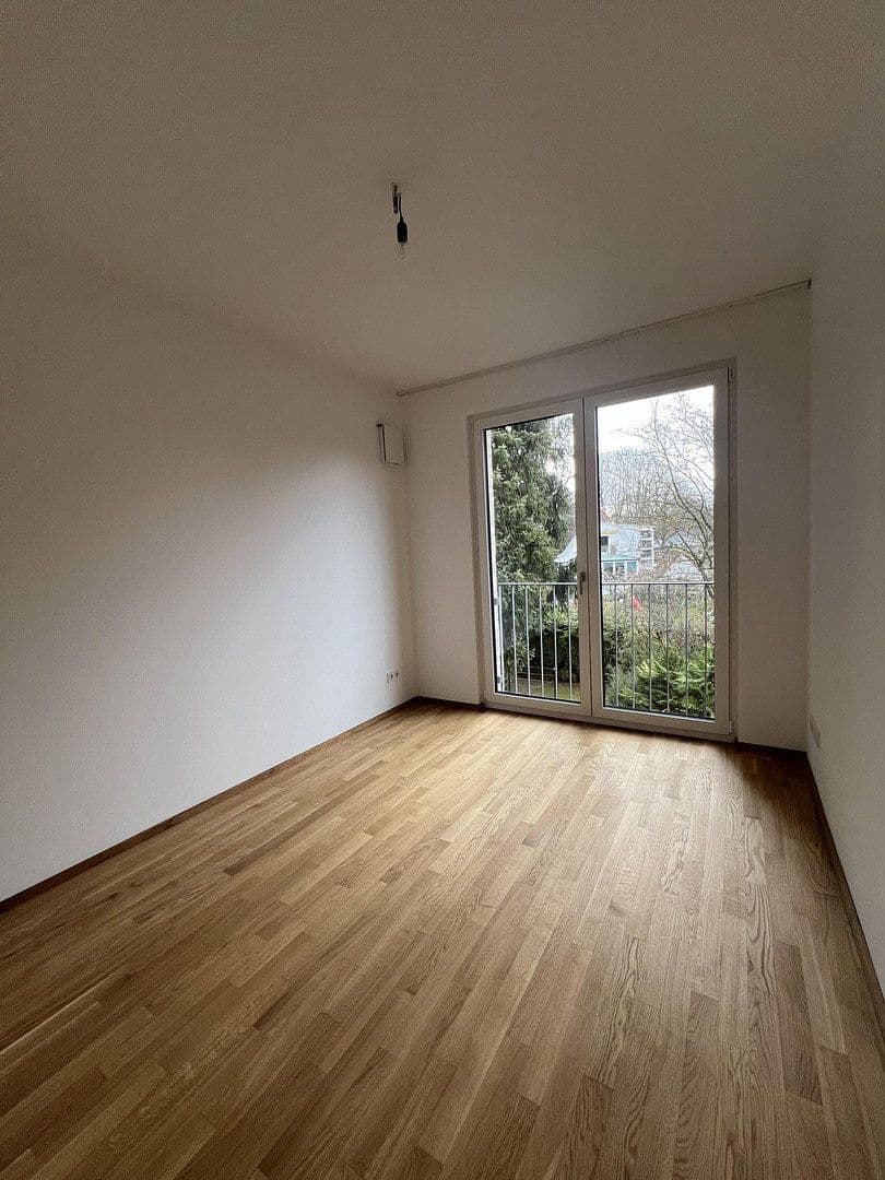 Pronájem bytu 6+1 142 m², Sülldorfer Landstraße 8a, Hamburg, Hamburg Pronájem bytu 6+1 142 m², Sülldorfer Landstraße 8a, Hamburg, Hamburg