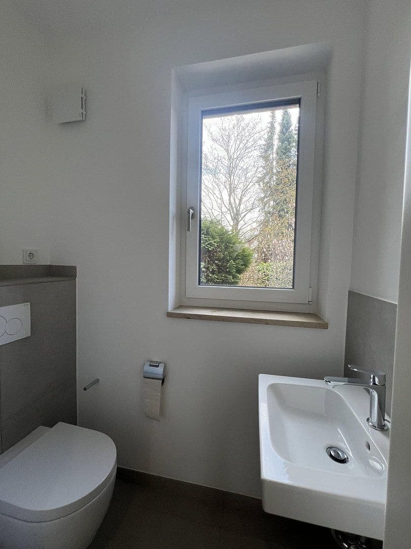 Pronájem bytu 6+1 142 m², Sülldorfer Landstraße 8a, Hamburg, Hamburg Pronájem bytu 6+1 142 m², Sülldorfer Landstraße 8a, Hamburg, Hamburg