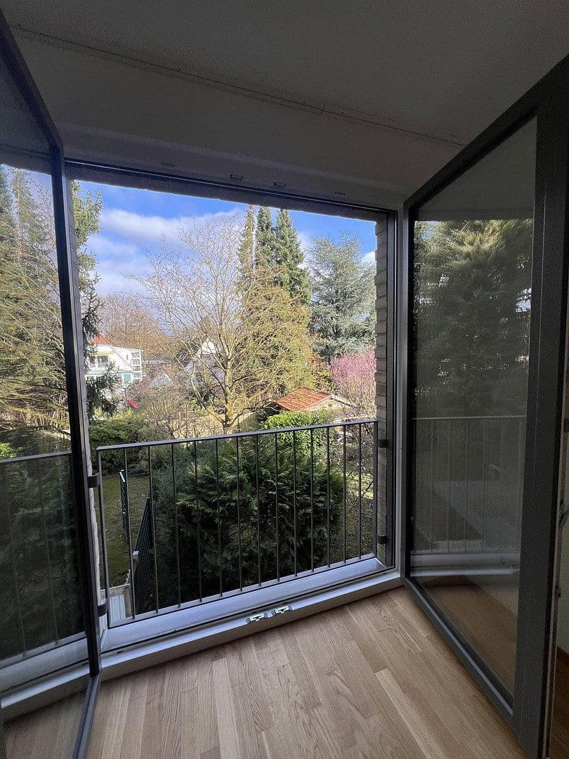 Pronájem bytu 6+1 142 m², Sülldorfer Landstraße 8a, Hamburg, Hamburg Pronájem bytu 6+1 142 m², Sülldorfer Landstraße 8a, Hamburg, Hamburg