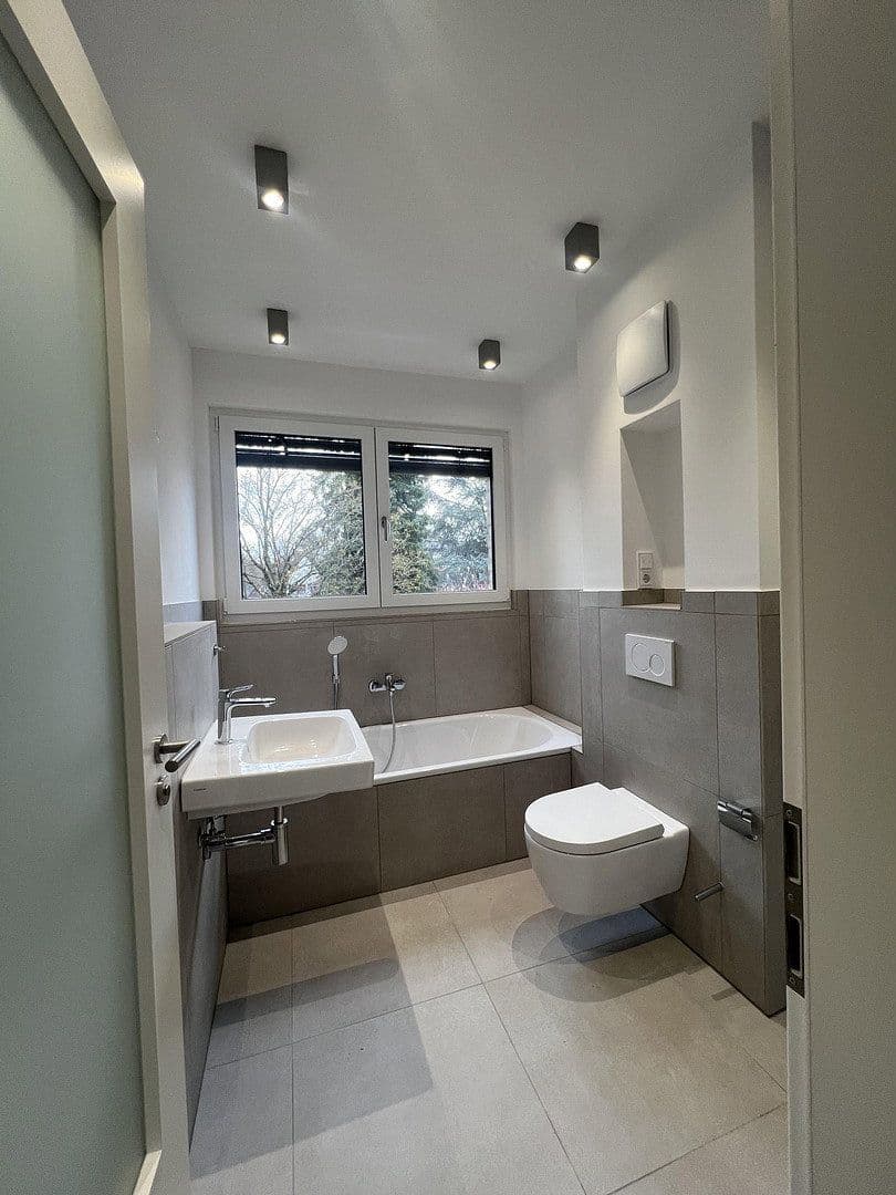 Pronájem bytu 6+1 142 m², Sülldorfer Landstraße 8a, Hamburg, Hamburg Pronájem bytu 6+1 142 m², Sülldorfer Landstraße 8a, Hamburg, Hamburg