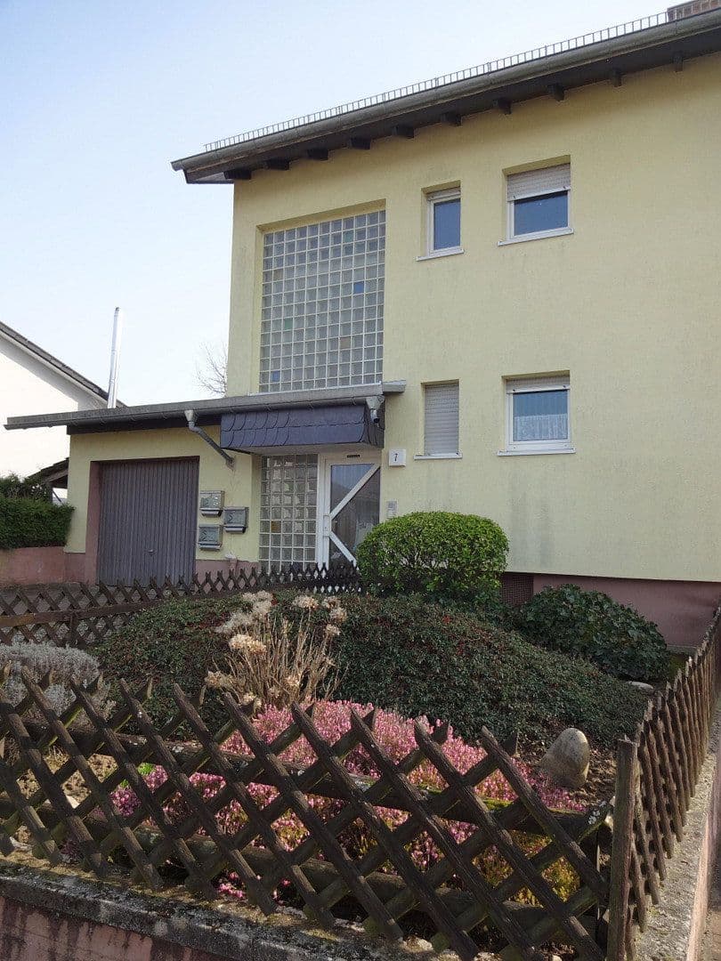 Prodej domu 250 m², pozemek 710 m², Wiesenbach, Bádensko-Württembersko Prodej domu 250 m², pozemek 710 m², Wiesenbach, Bádensko-Württembersko