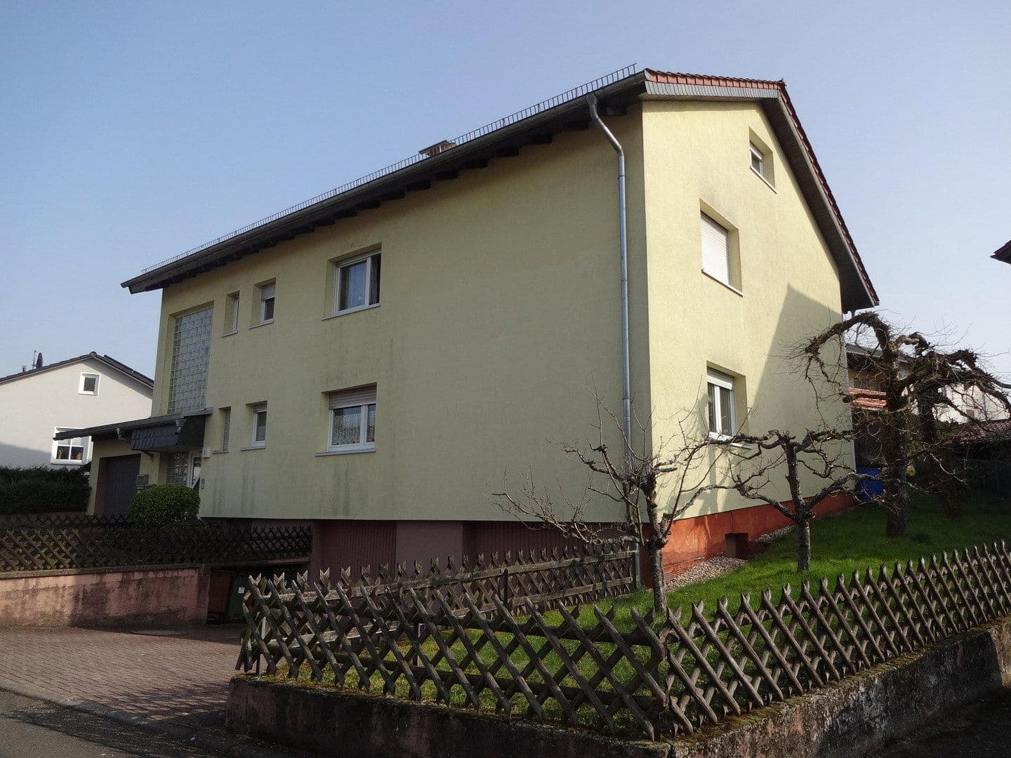 Prodej domu 250 m², pozemek 710 m², Wiesenbach, Bádensko-Württembersko Prodej domu 250 m², pozemek 710 m², Wiesenbach, Bádensko-Württembersko