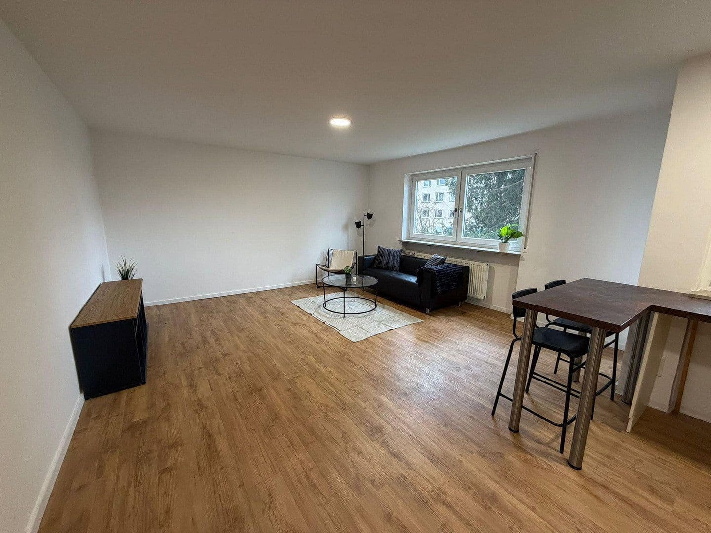 Pronájem bytu 2+1 54 m², Ernst-Heikel-Weg 23, Nürnberg, Bavorsko Pronájem bytu 2+1 54 m², Ernst-Heikel-Weg 23, Nürnberg, Bavorsko