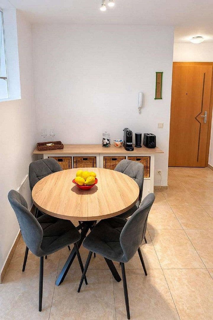 Pronájem bytu 2+1 37 m², Anzengruberstraße 1, Innsbruck, Tyrolsko Pronájem bytu 2+1 37 m², Anzengruberstraße 1, Innsbruck, Tyrolsko