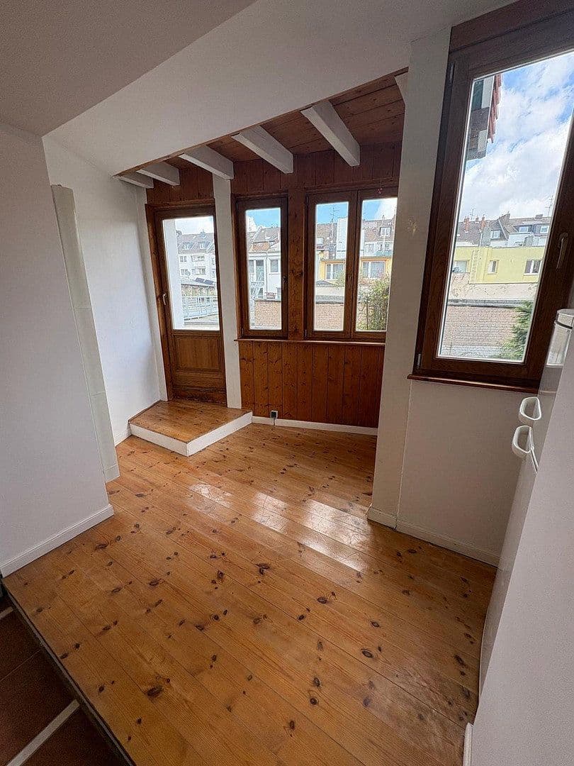 Pronájem bytu 2+1 60 m², Linenstraße 42, Düsseldorf, Severní Porýní-Vestfálsko Pronájem bytu 2+1 60 m², Linenstraße 42, Düsseldorf, Severní Porýní-Vestfálsko