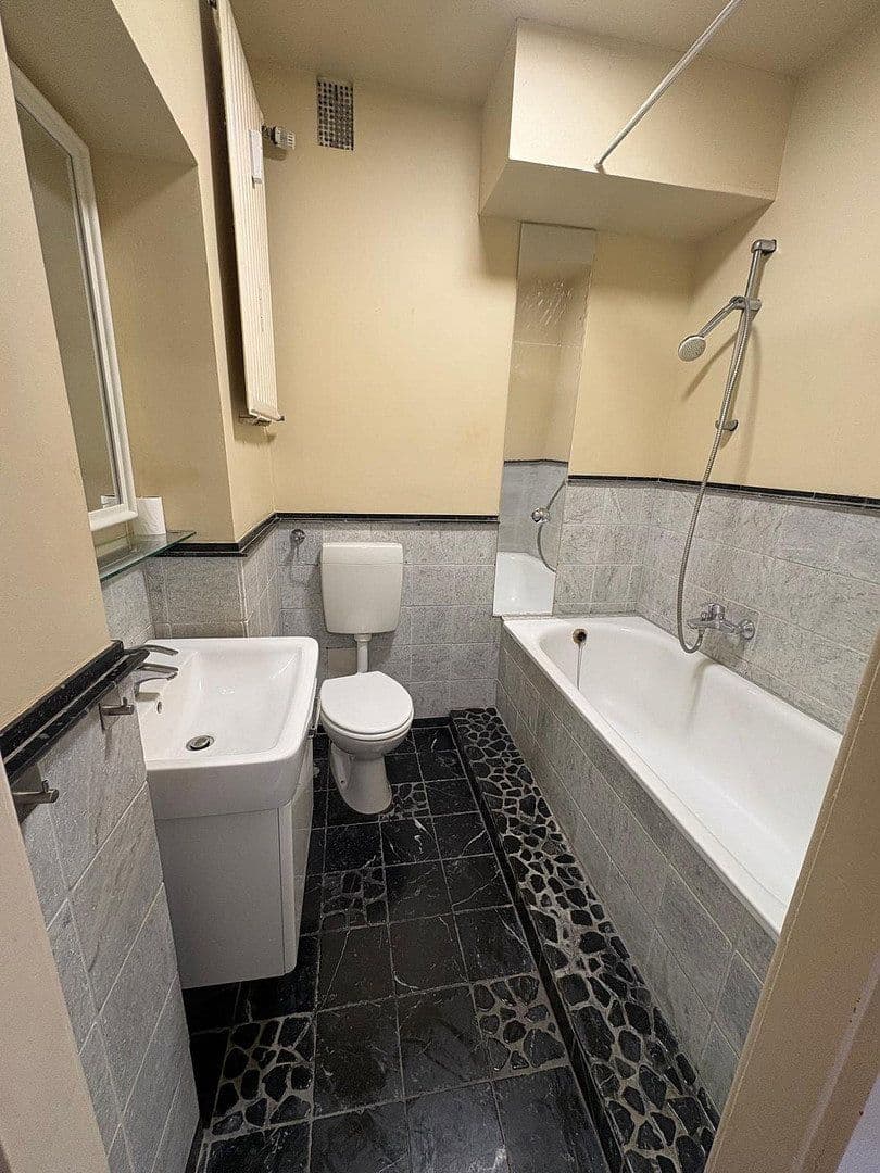 Pronájem bytu 2+1 60 m², Linenstraße 42, Düsseldorf, Severní Porýní-Vestfálsko Pronájem bytu 2+1 60 m², Linenstraße 42, Düsseldorf, Severní Porýní-Vestfálsko