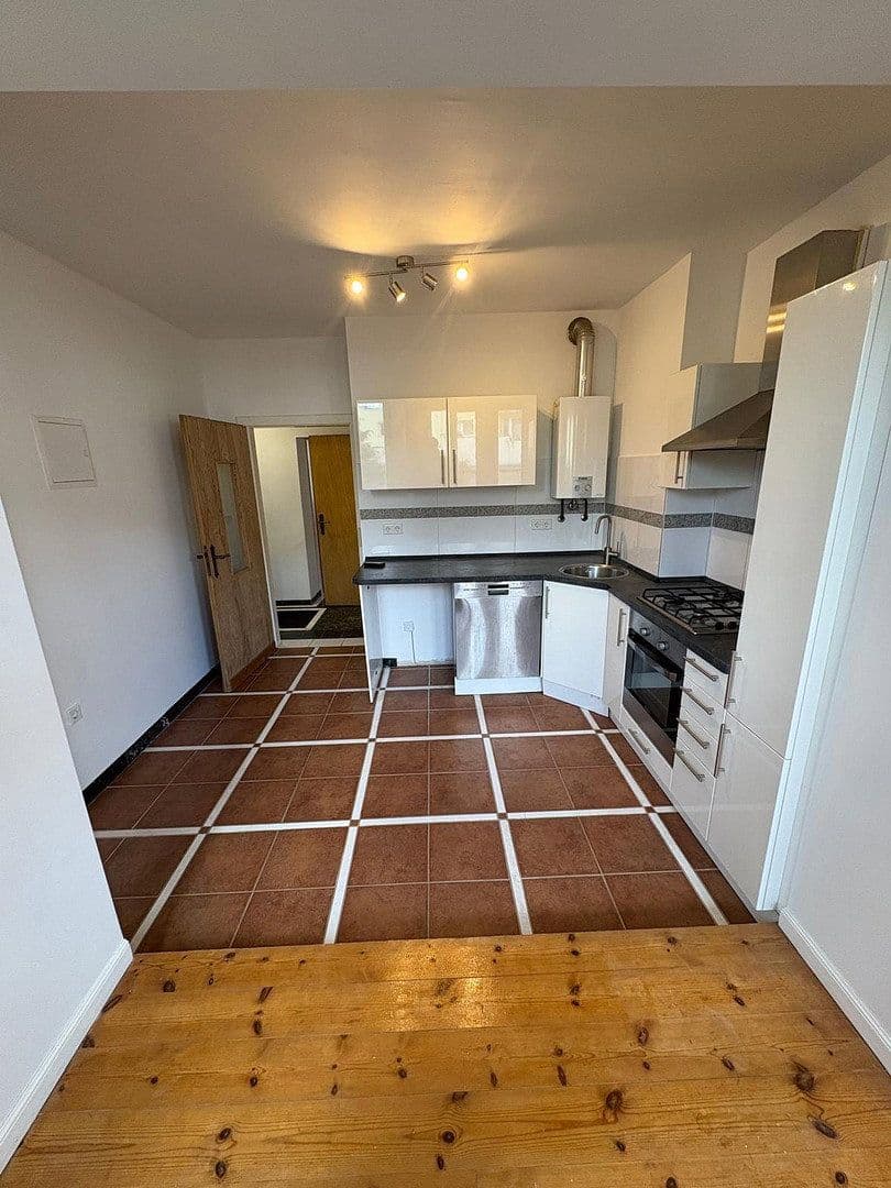 Pronájem bytu 2+1 60 m², Linenstraße 42, Düsseldorf, Severní Porýní-Vestfálsko Pronájem bytu 2+1 60 m², Linenstraße 42, Düsseldorf, Severní Porýní-Vestfálsko