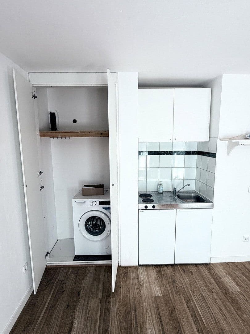 Pronájem bytu 1+1 34 m², Gladbacher Str. 15, Düsseldorf, Severní Porýní-Vestfálsko Pronájem bytu 1+1 34 m², Gladbacher Str. 15, Düsseldorf, Severní Porýní-Vestfálsko