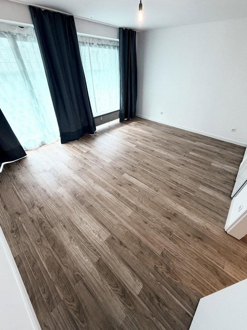 Pronájem bytu 1+1 34 m², Gladbacher Str. 15, Düsseldorf, Severní Porýní-Vestfálsko Pronájem bytu 1+1 34 m², Gladbacher Str. 15, Düsseldorf, Severní Porýní-Vestfálsko