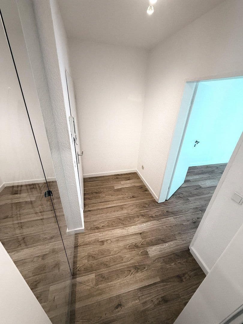 Pronájem bytu 1+1 34 m², Gladbacher Str. 15, Düsseldorf, Severní Porýní-Vestfálsko Pronájem bytu 1+1 34 m², Gladbacher Str. 15, Düsseldorf, Severní Porýní-Vestfálsko