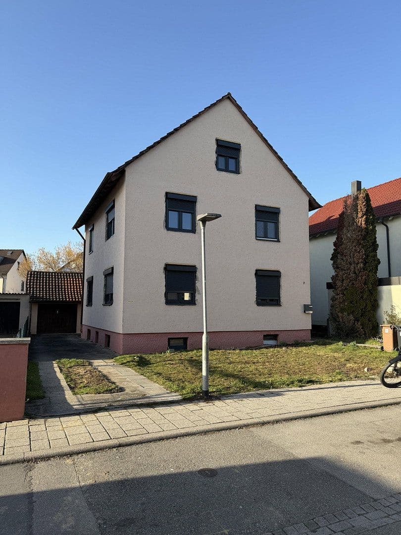 Prodej domu 143 m², pozemek 374 m², Justinus-Kerner.Str.7, Denkendorf, Bádensko-Württembersko Prodej domu 143 m², pozemek 374 m², Justinus-Kerner.Str.7, Denkendorf, Bádensko-Württembersko