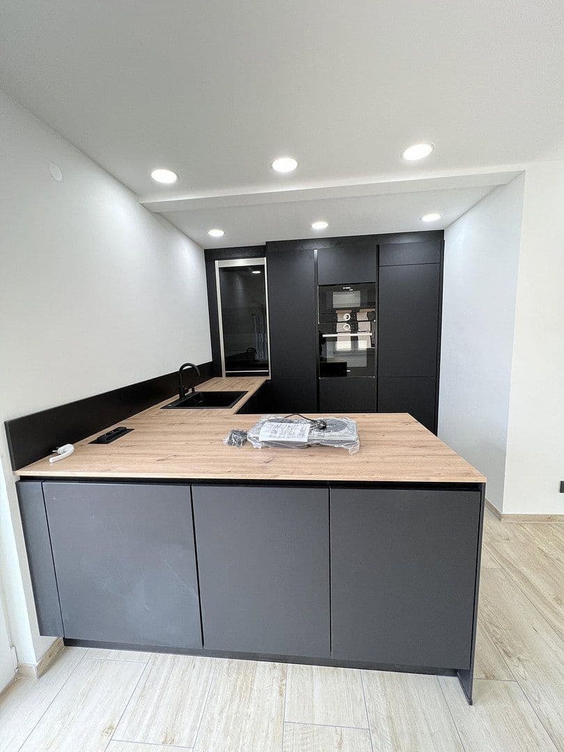 Prodej domu 143 m², pozemek 374 m², Justinus-Kerner.Str.7, Denkendorf, Bádensko-Württembersko Prodej domu 143 m², pozemek 374 m², Justinus-Kerner.Str.7, Denkendorf, Bádensko-Württembersko