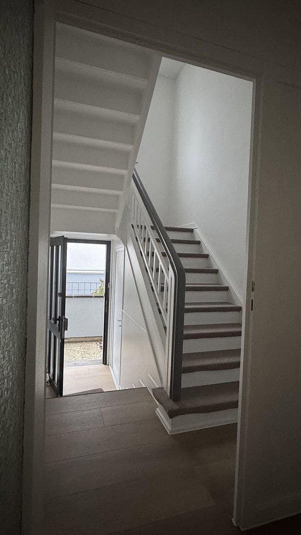 Prodej domu 210 m², pozemek 600 m², Sankt Augustin, Severní Porýní-Vestfálsko Prodej domu 210 m², pozemek 600 m², Sankt Augustin, Severní Porýní-Vestfálsko