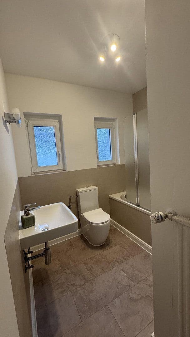 Prodej domu 210 m², pozemek 600 m², Sankt Augustin, Severní Porýní-Vestfálsko Prodej domu 210 m², pozemek 600 m², Sankt Augustin, Severní Porýní-Vestfálsko