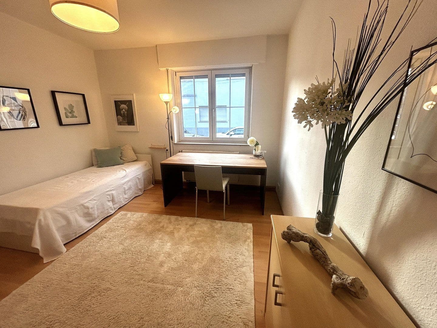 Pronájem bytu 1+1 15 m², Stuttgart, Bádensko-Württembersko Pronájem bytu 1+1 15 m², Stuttgart, Bádensko-Württembersko