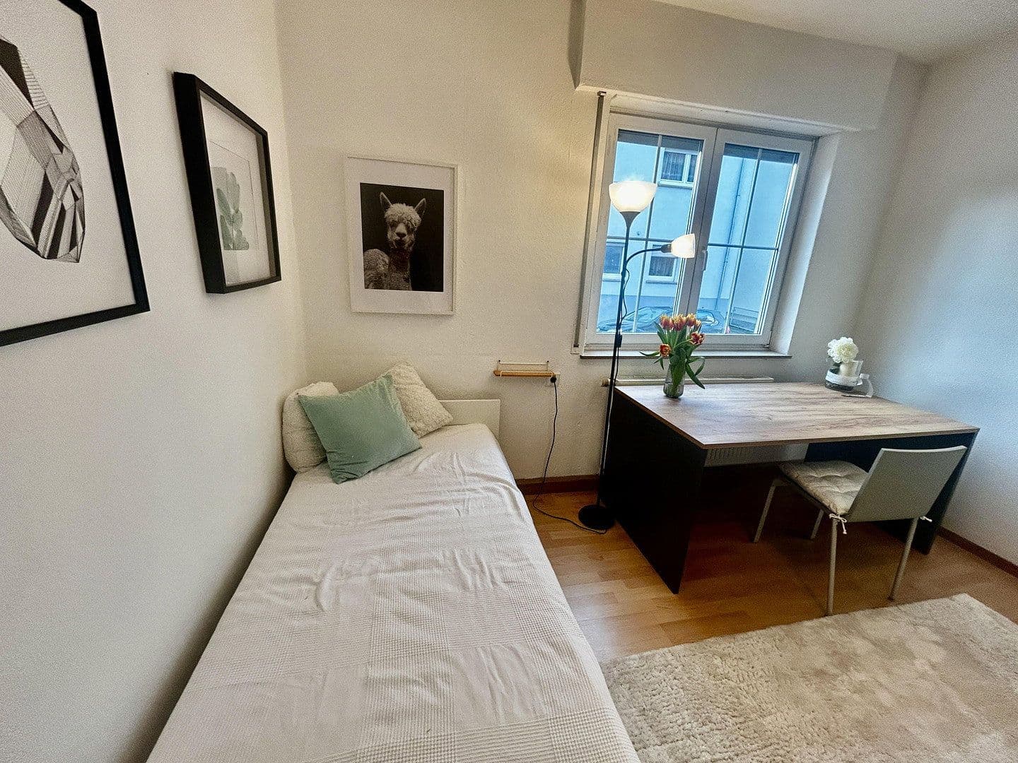 Pronájem bytu 1+1 15 m², Stuttgart, Bádensko-Württembersko Pronájem bytu 1+1 15 m², Stuttgart, Bádensko-Württembersko