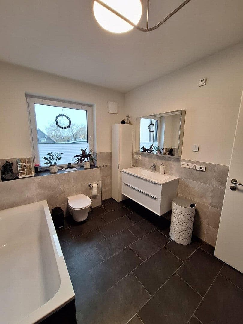 Pronájem bytu 3+1 91 m², Hauptstr. 36 56290 Uhler, Uhler, Porýní-Falc Pronájem bytu 3+1 91 m², Hauptstr. 36 56290 Uhler, Uhler, Porýní-Falc