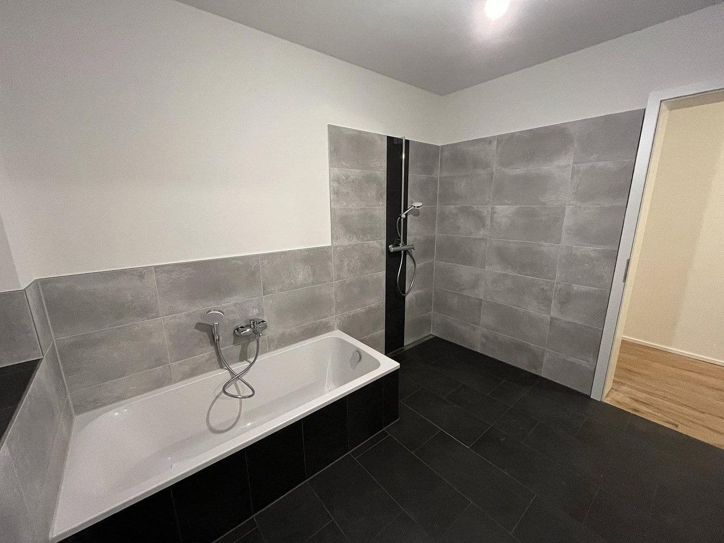 Pronájem bytu 3+1 91 m², Hauptstr. 36 56290 Uhler, Uhler, Porýní-Falc Pronájem bytu 3+1 91 m², Hauptstr. 36 56290 Uhler, Uhler, Porýní-Falc