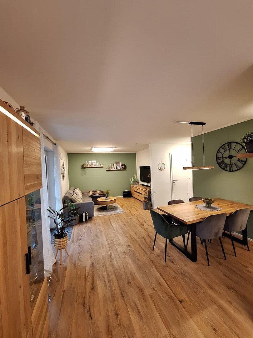 Pronájem bytu 3+1 91 m², Hauptstr. 36 56290 Uhler, Uhler, Porýní-Falc Pronájem bytu 3+1 91 m², Hauptstr. 36 56290 Uhler, Uhler, Porýní-Falc