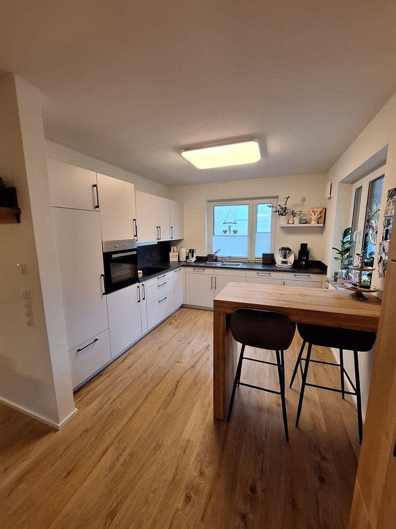 Pronájem bytu 3+1 91 m², Hauptstr. 36 56290 Uhler, Uhler, Porýní-Falc Pronájem bytu 3+1 91 m², Hauptstr. 36 56290 Uhler, Uhler, Porýní-Falc