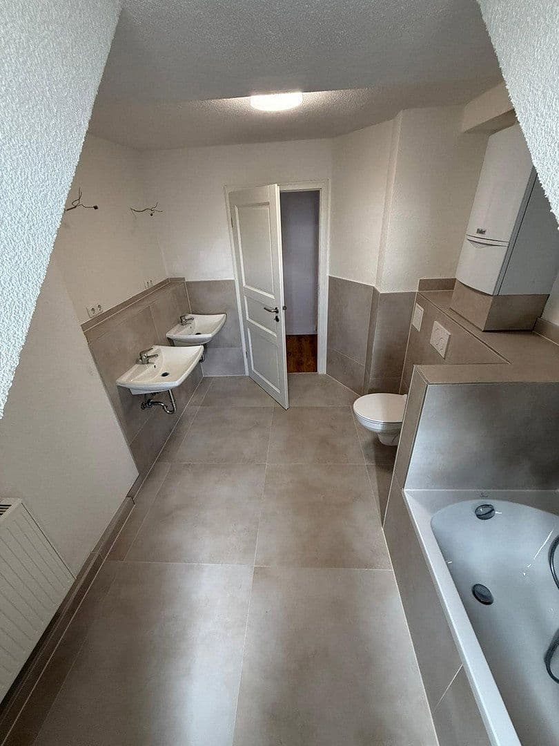 Pronájem bytu 6+1 109 m², Bruchstraße 30, Kassel, Hessen Pronájem bytu 6+1 109 m², Bruchstraße 30, Kassel, Hessen