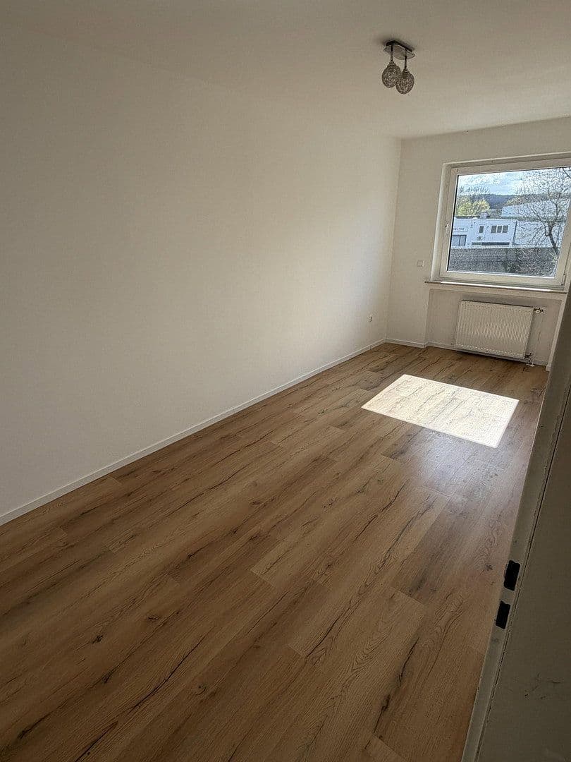 Pronájem bytu 4+1 92 m², Schräpperweg 15, Schwerte, Severní Porýní-Vestfálsko Pronájem bytu 4+1 92 m², Schräpperweg 15, Schwerte, Severní Porýní-Vestfálsko