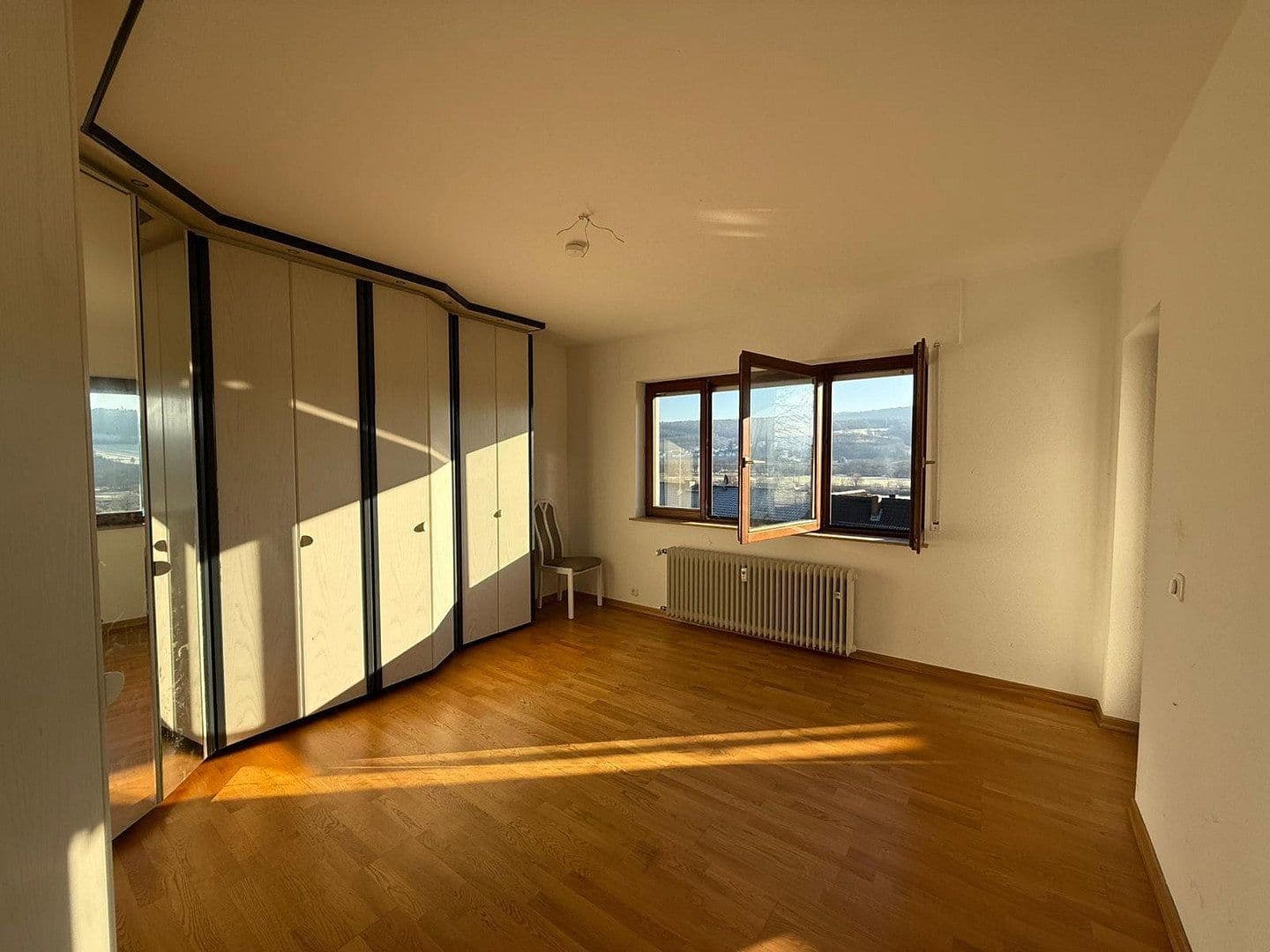 Pronájem bytu 3+1 82 m², Zum Traroth 12a, Bad Soden-Salmünster, Hessen Pronájem bytu 3+1 82 m², Zum Traroth 12a, Bad Soden-Salmünster, Hessen
