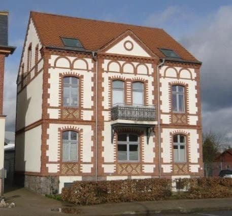 Prodej domu 197 m², pozemek 293 m², Rostocker Straße 30, Neubrandenburg, Mecklenburg-Vorpommern Prodej domu 197 m², pozemek 293 m², Rostocker Straße 30, Neubrandenburg, Mecklenburg-Vorpommern