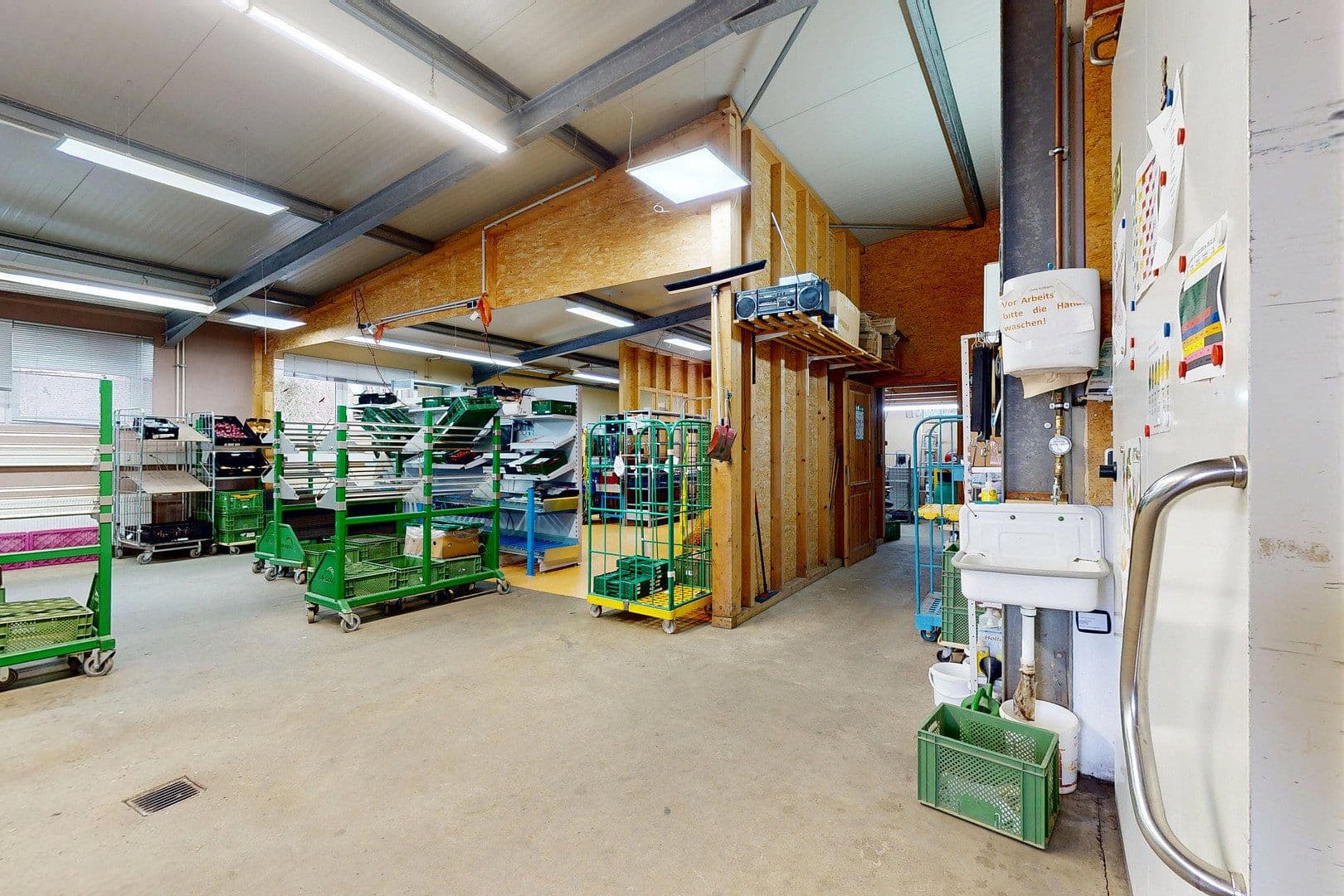Pronájem nebytového prostoru 400 m², Taunusstein, Hessen Pronájem nebytového prostoru 400 m², Taunusstein, Hessen