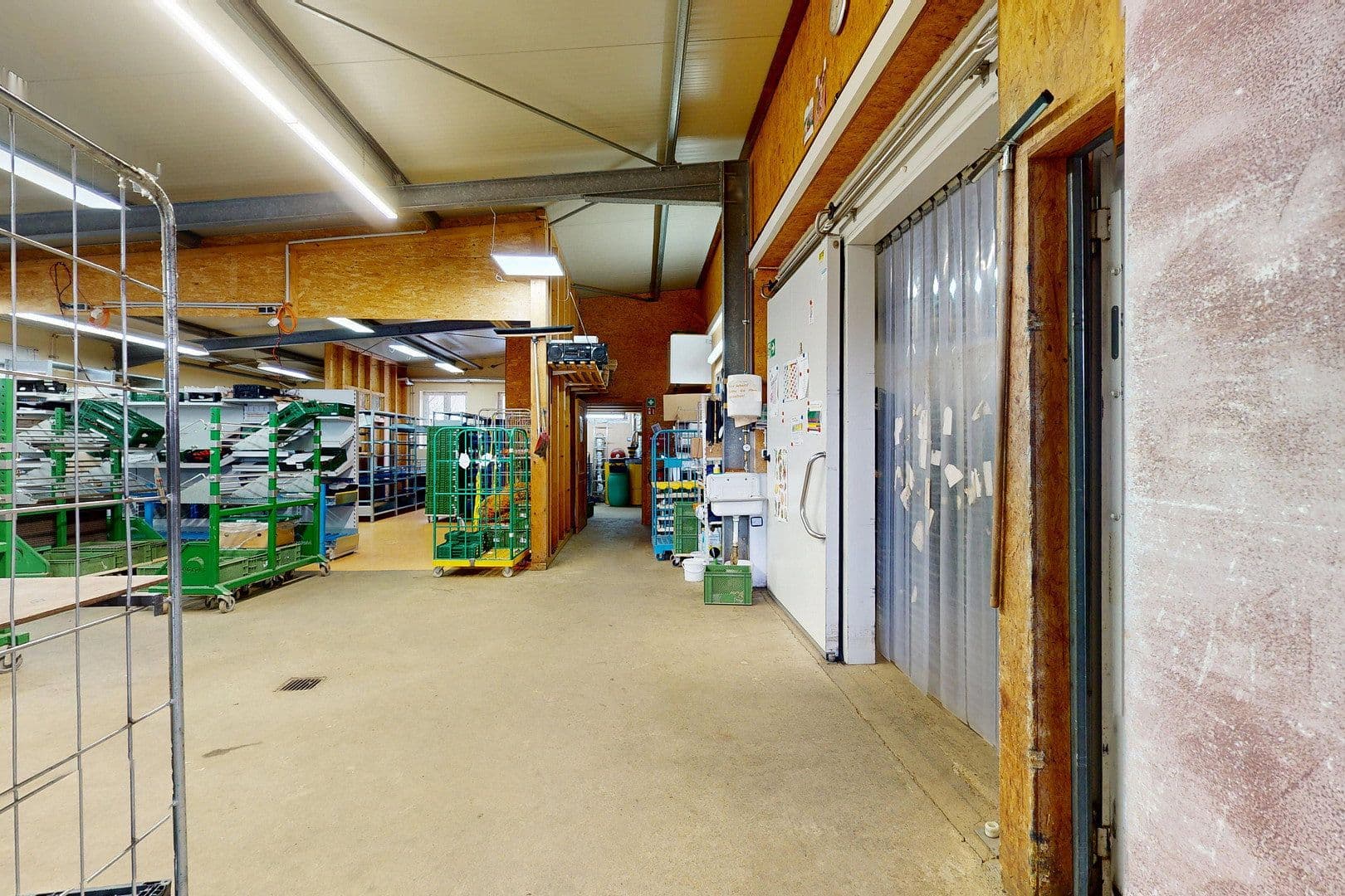 Pronájem nebytového prostoru 400 m², Taunusstein, Hessen Pronájem nebytového prostoru 400 m², Taunusstein, Hessen