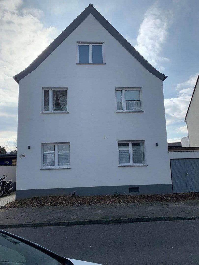 Prodej domu 215 m², pozemek 475 m², Scheffelstr. 138, Düsseldorf, Severní Porýní-Vestfálsko Prodej domu 215 m², pozemek 475 m², Scheffelstr. 138, Düsseldorf, Severní Porýní-Vestfálsko